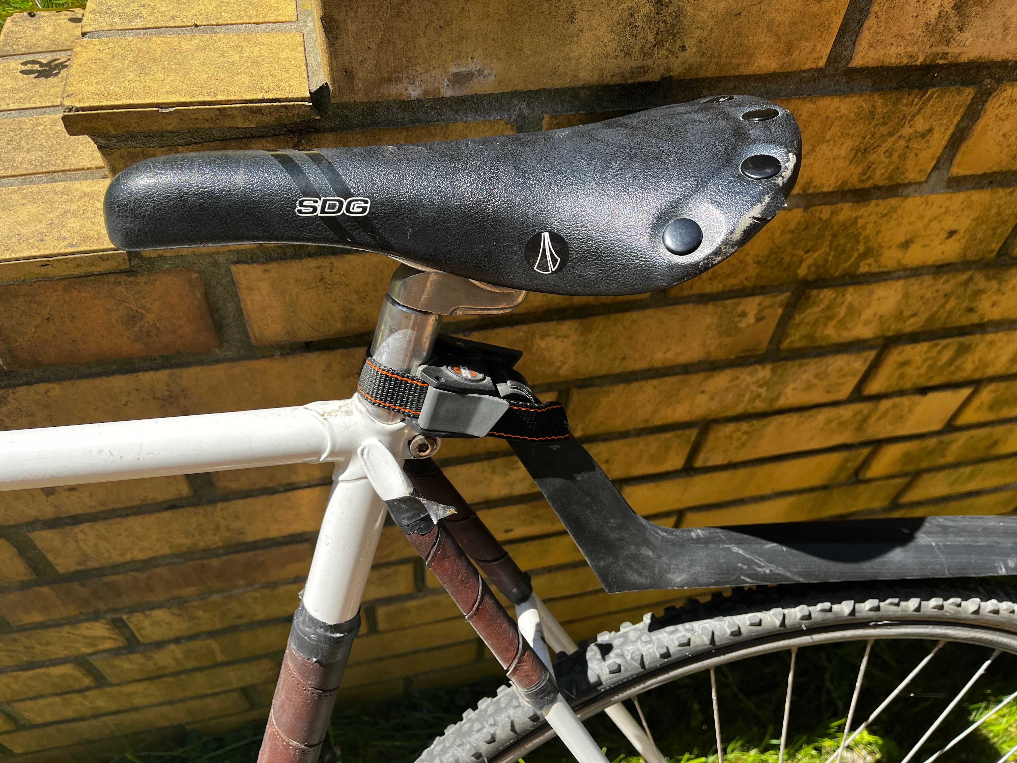 Promo Unisex biały minimalistyczny rower, osprzęt shimano, bez biegów