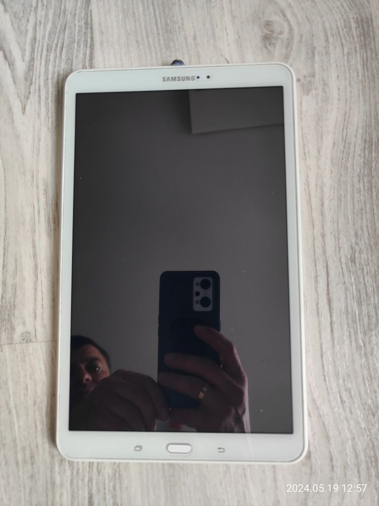 Tablet Samsung Tab A SM T-580 + ETUI