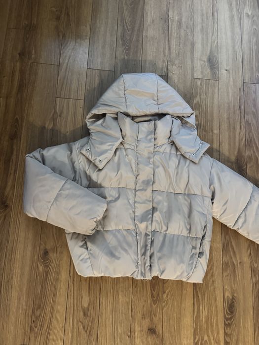 Куртка пуховик бежева жіноча