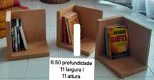 Três estantes em pinho