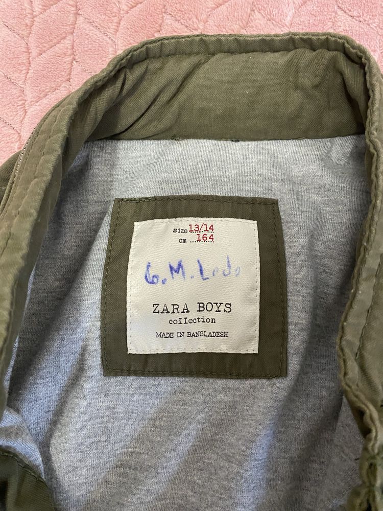 Casaco menino da marca zara em bom estado