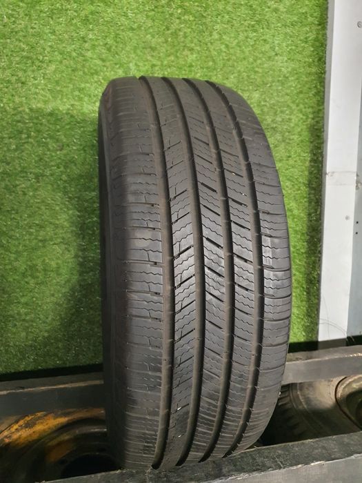 Michelin Defender 215/55 R17