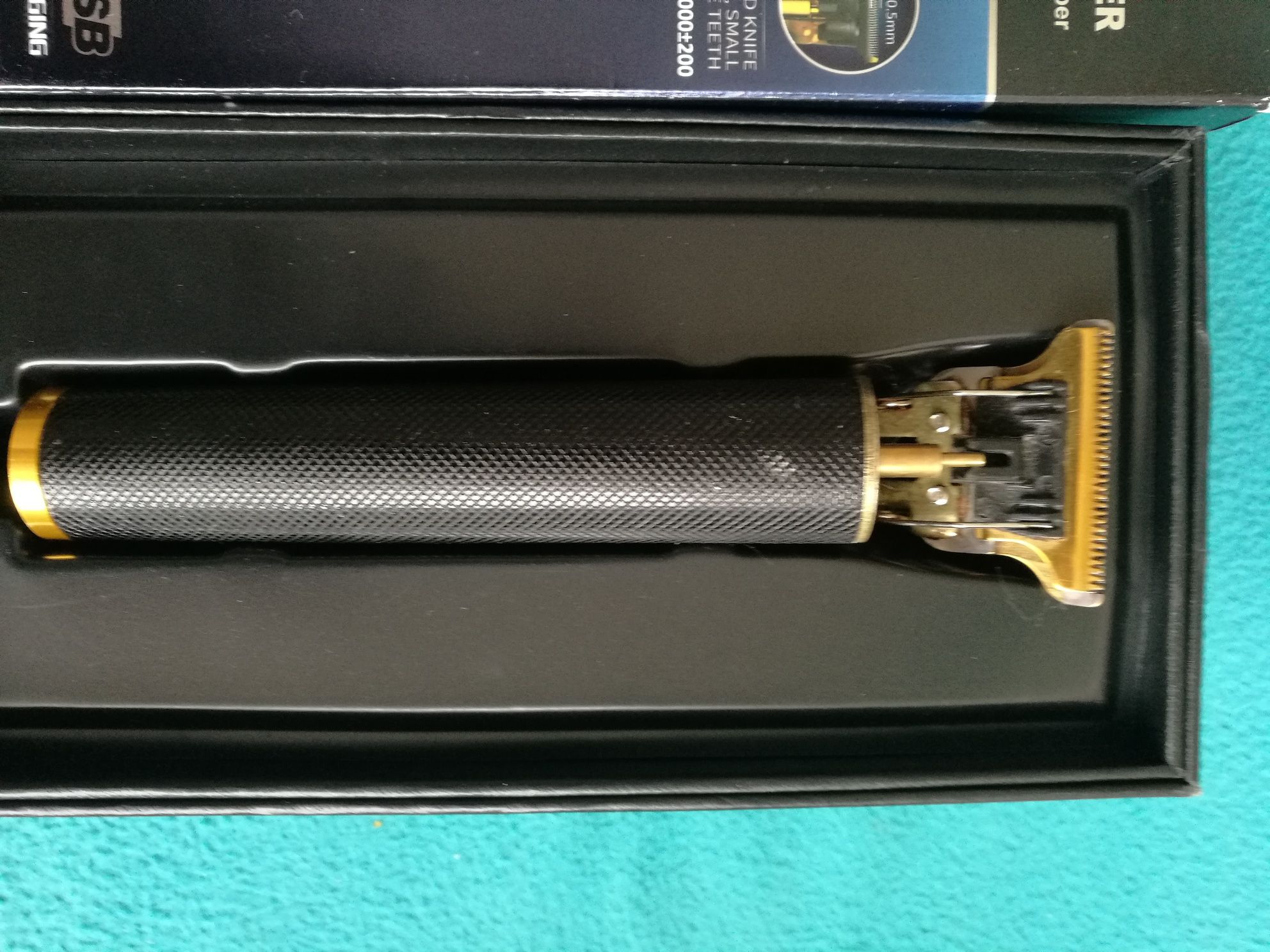 Máquina de corte de barba e cabelo