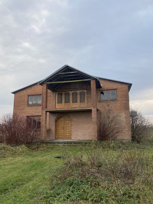 Будинок під комерцію