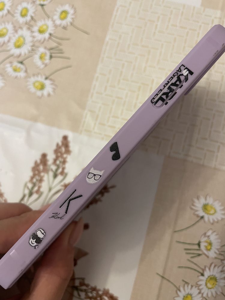 Etui gumowe z napisem karl iPhone 10