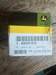 Кран пневмопідвіски AN207478 John Deere