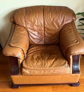 CADEIRÃO em Pele Genuína