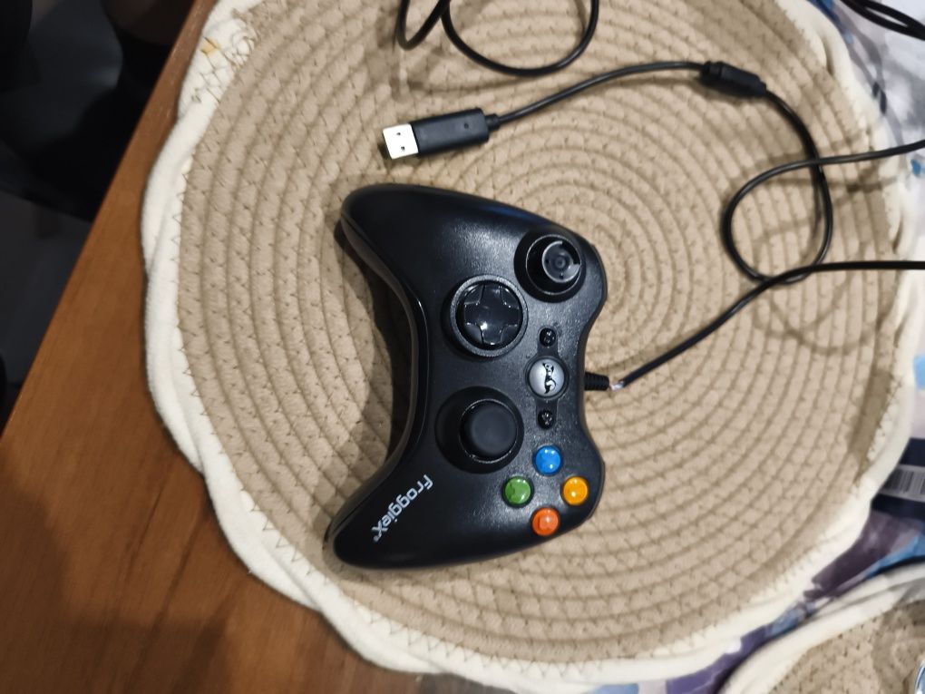 Pad Xbox 360 z kablem USB