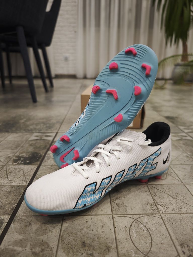 Оригінальні бутси Nike Vapor 15 Club. Розмір 40, 8us, 25см