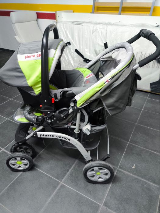 Carrinho de bebe Pierre Cardin