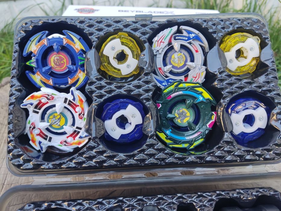 Набір Бейблейдів Beyblade X в кейсі 4 бейблейди 2 запускачі F 715