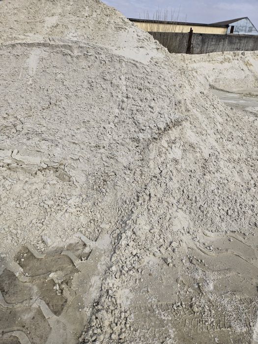 Сипучі матеріали з доставкою.Пісок,щебінь,земля,глина