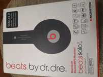 auscultadores  Beats by Dr. Dre.