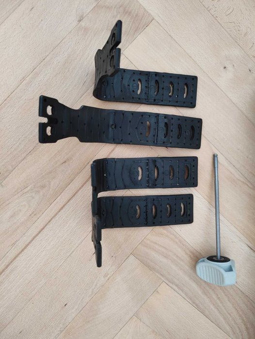 Bagażnik dachowy Thule Evo Edge - stopy Thule  + belki Thule 77/77cm