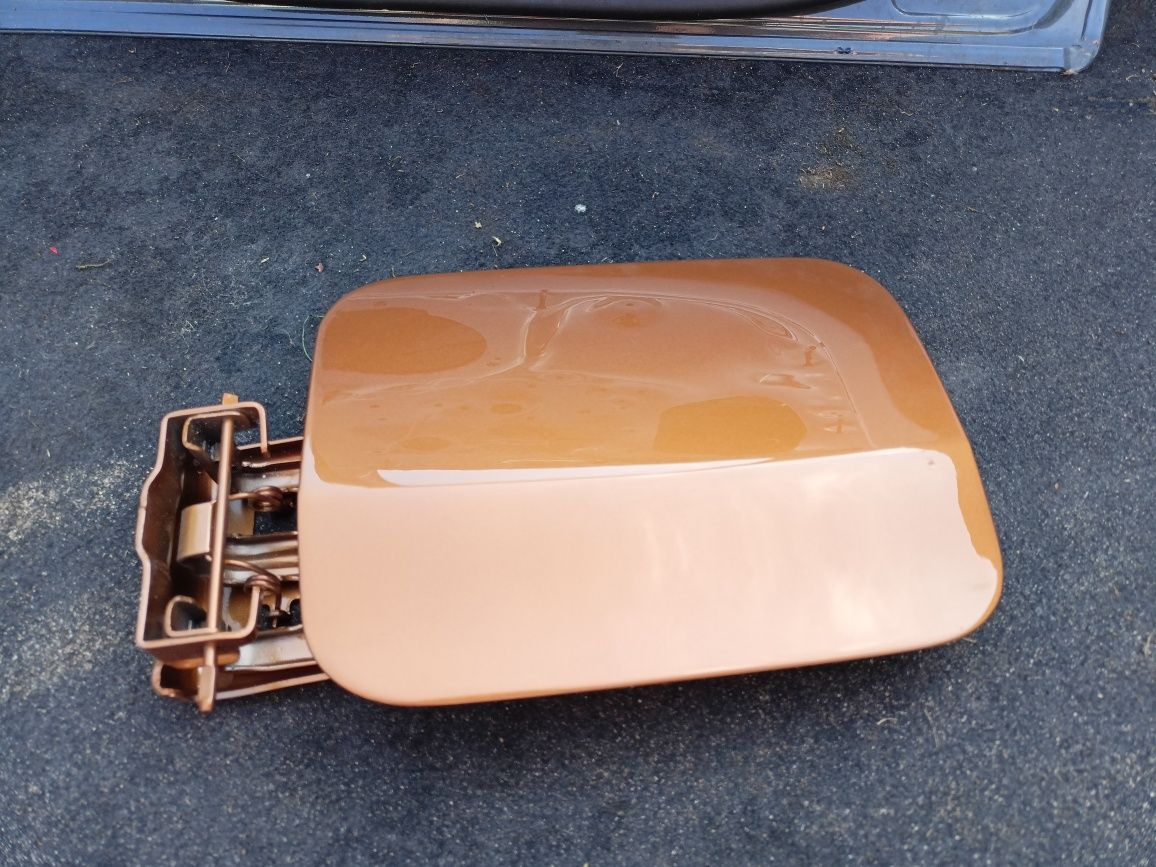 Klapka wlewu paliwa Dacia Duster