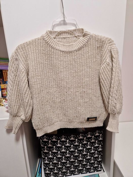 Sweterek dla dziewczynki  roz 128-134