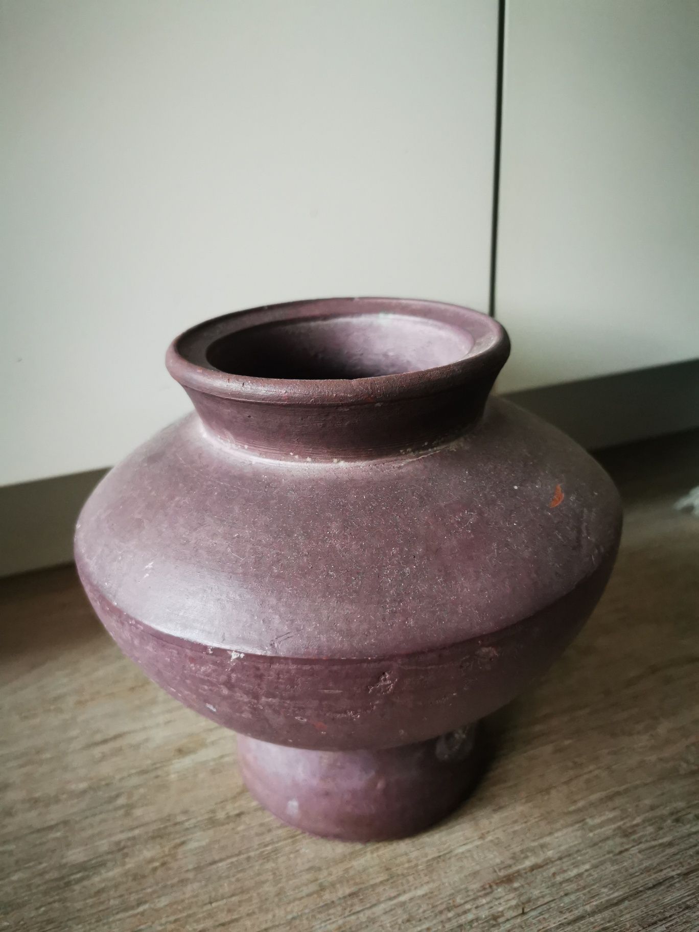 Wazon ceramiczny fioletowy retro