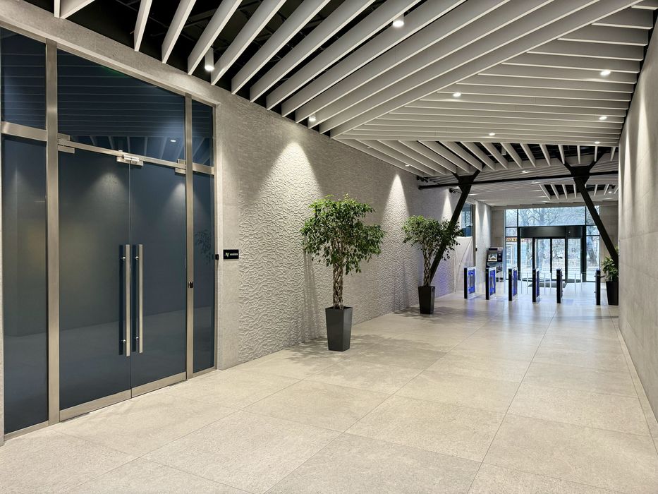 Новий, Сучасний ОФІС в БЦ, класу «А», на Угорській – 1 000 (м2)