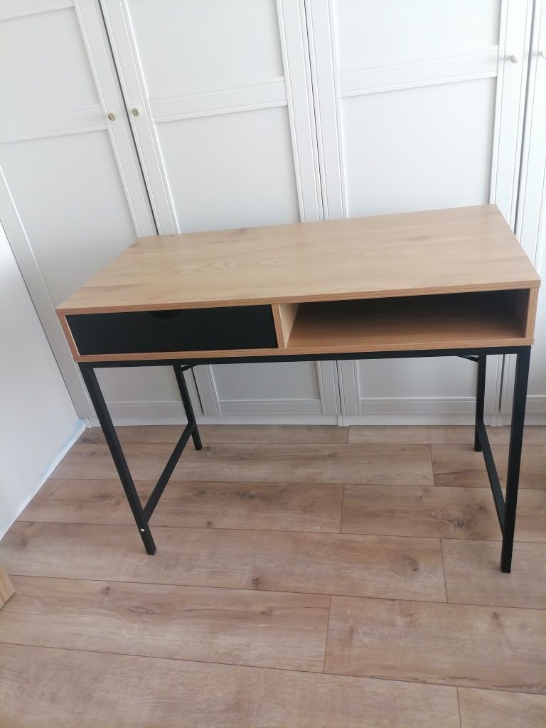 Biurko JYSK jak nowe