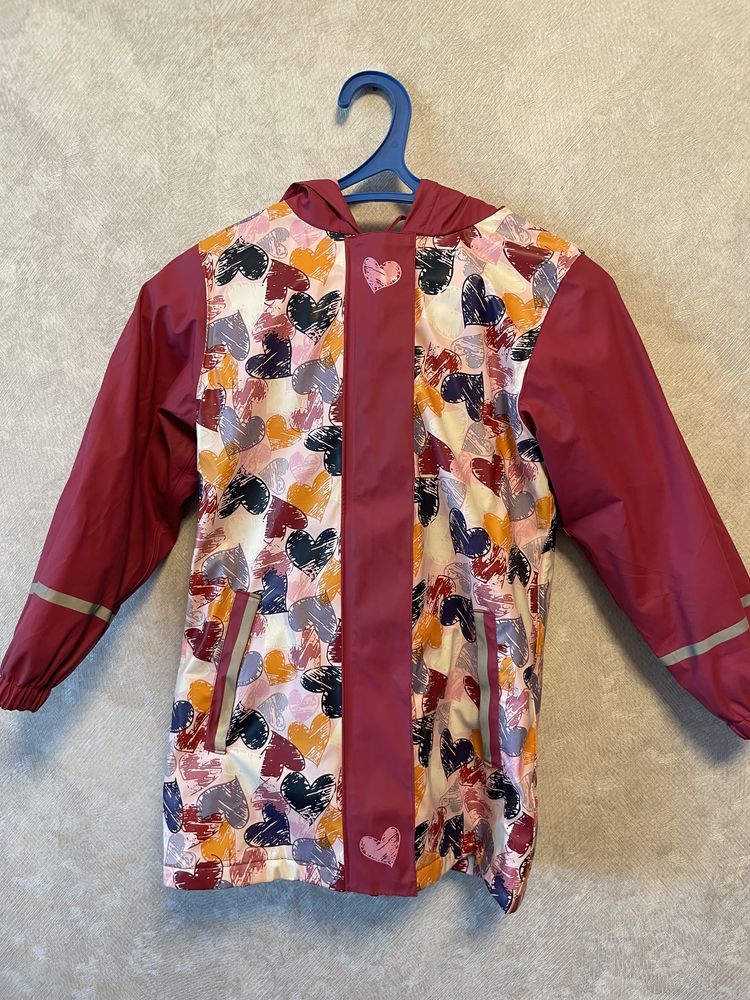 Куртка-дощовик на дівчинку б/у, зріст 122-128