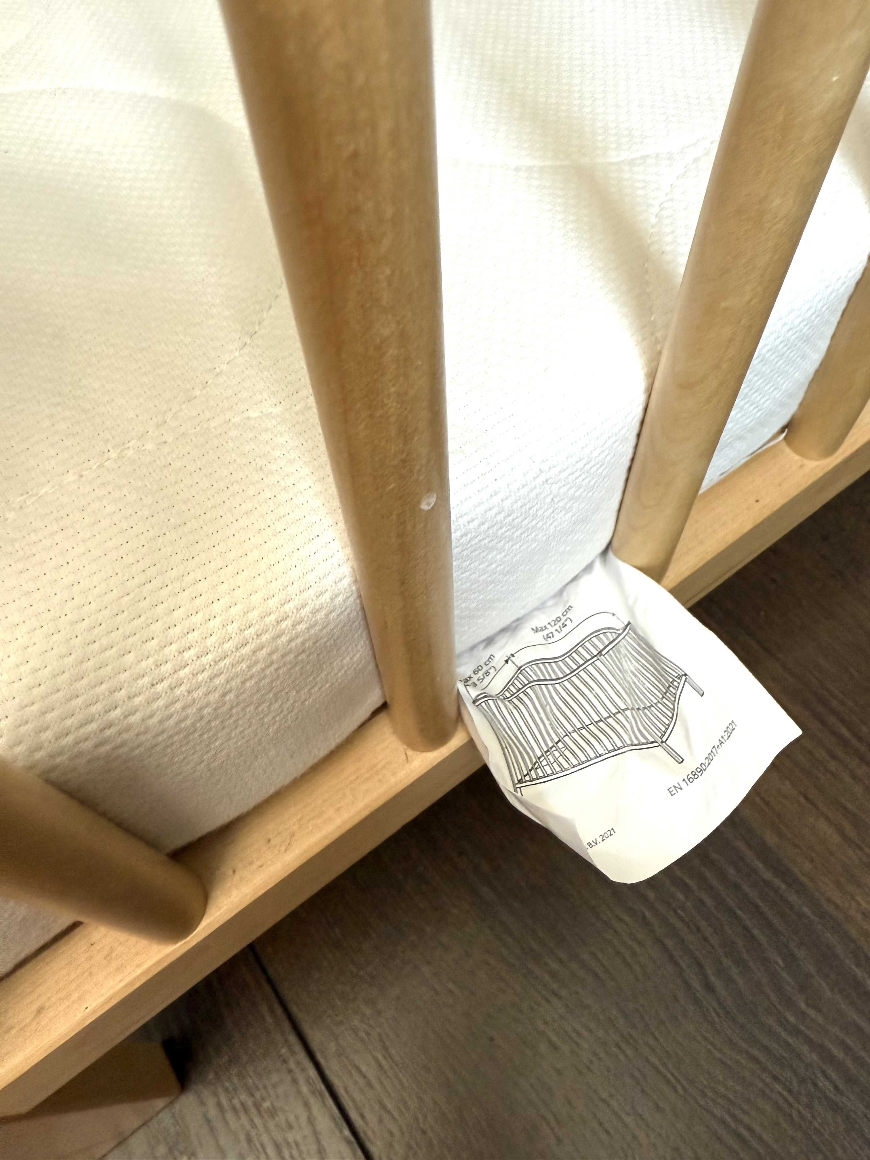 Łóżeczko niemowlęce z materacem i kompletem prześcieradeł IKEA Singlar