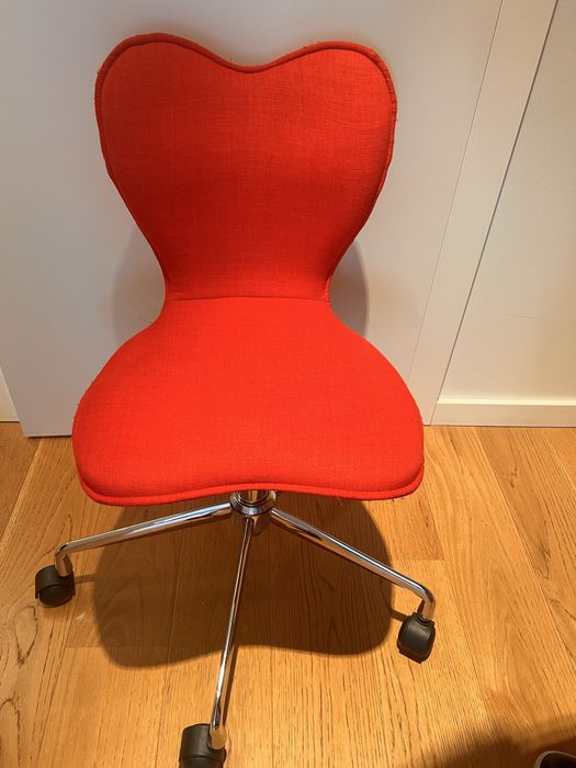 Fotel na kółkach dziecięcy