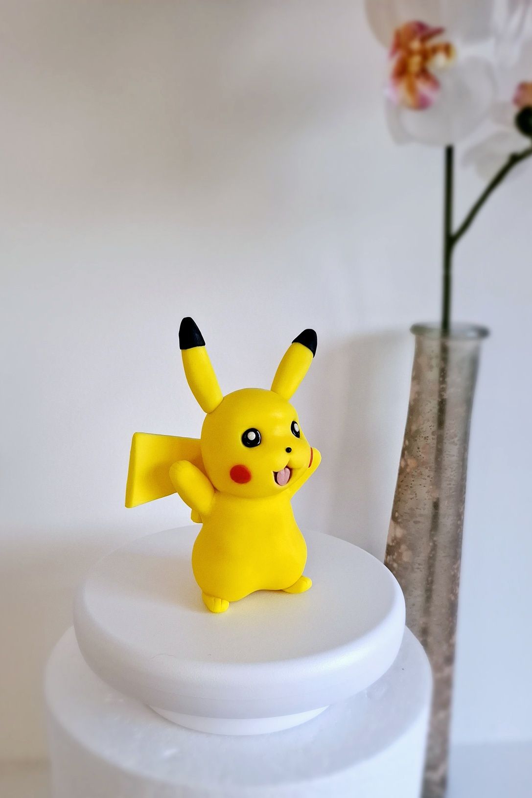 Pikachu figurka z masy cukrowej na tort