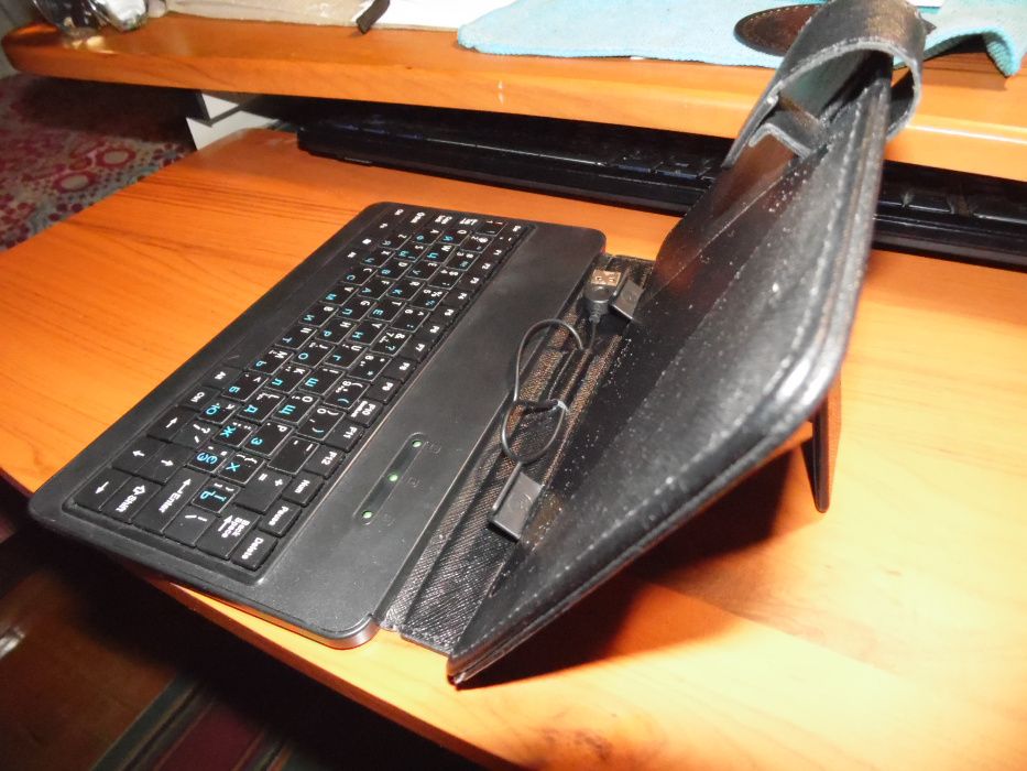 Клавиатура (чехол) для планшета