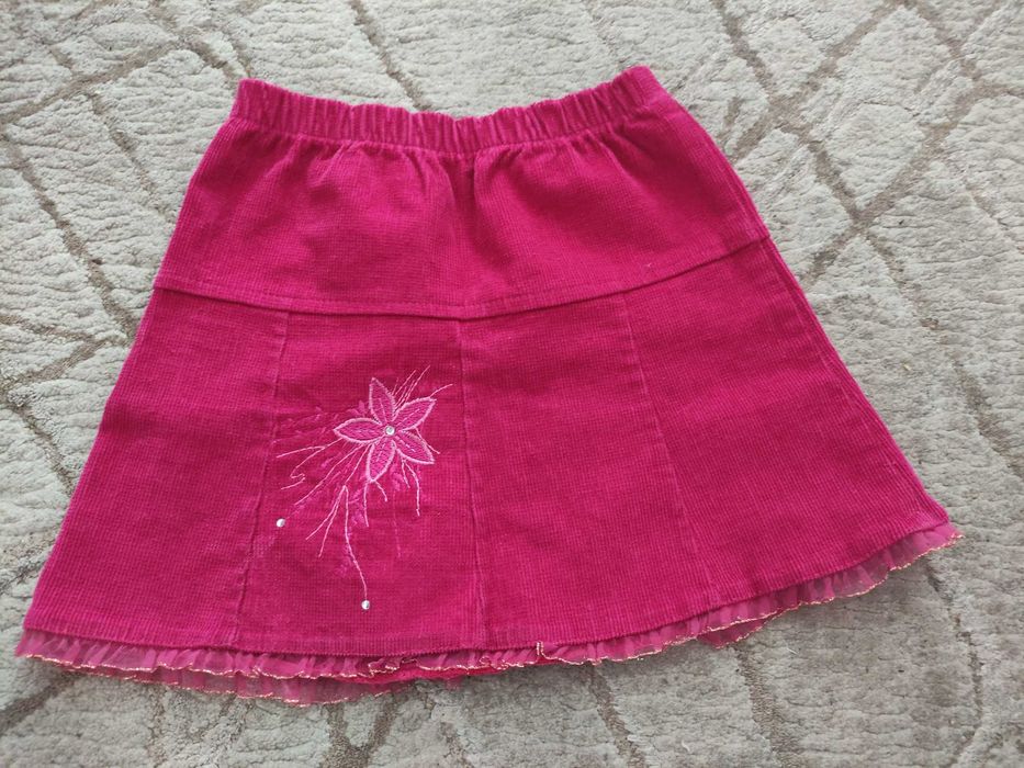 Różowa sztruks owa spódnica 104