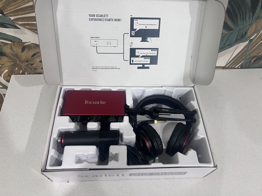 Звукова карта Focusrite Scarlett 2i2 3rd Generation