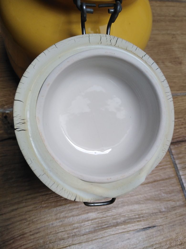 Ceramiczny pojemnik na ciastka