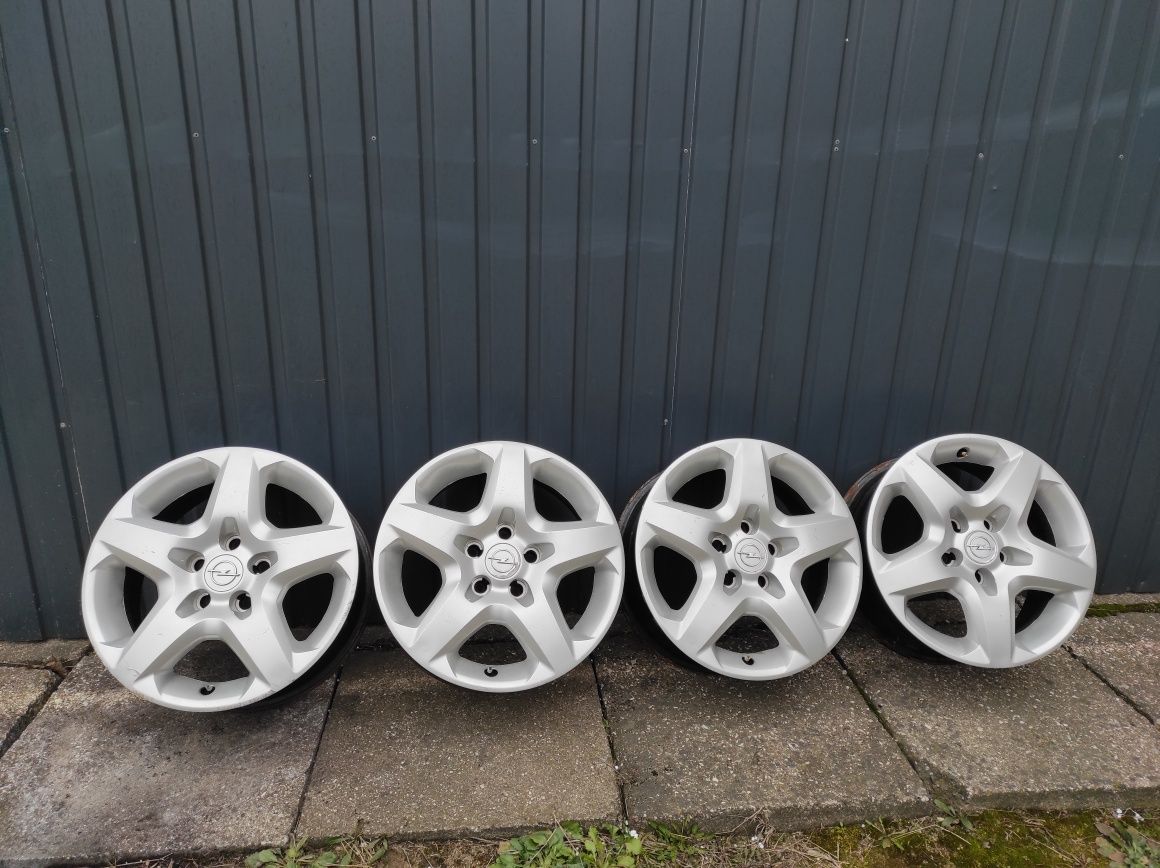 Koła stalowe strukturalne 5x110 65,1 + kołpaki Opel