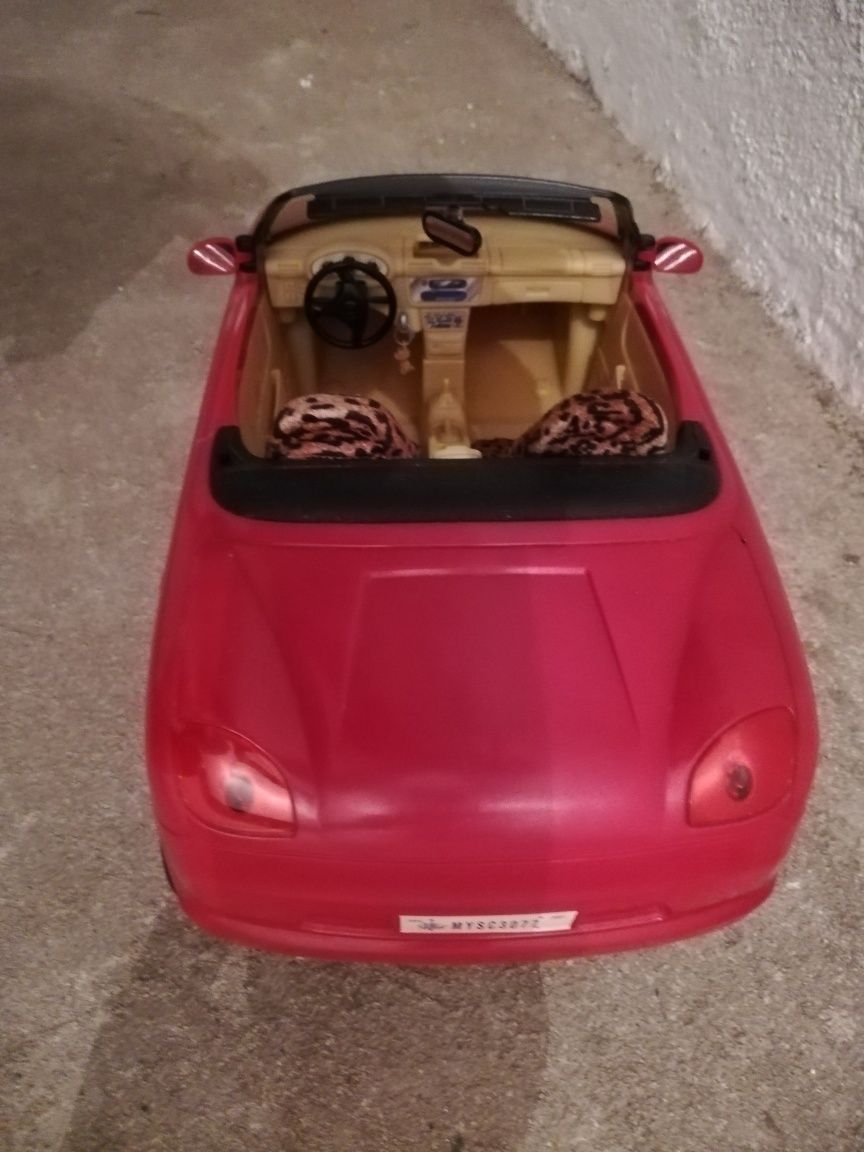 Carro descapotável da Barbie