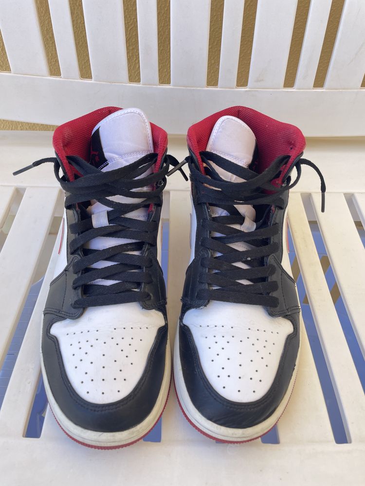 Air Jordan 1 Mid “Gym Red”