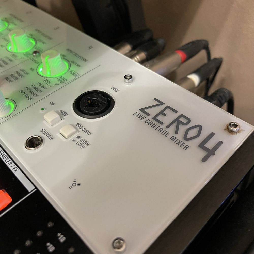 Mikser DJ Korg Zero4 ,kontroler, DVS, FireWire, Midi, Traktor, Ableton