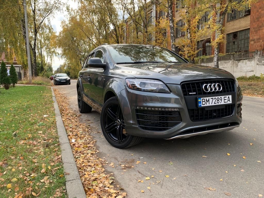 Продам Audi Q7 2015