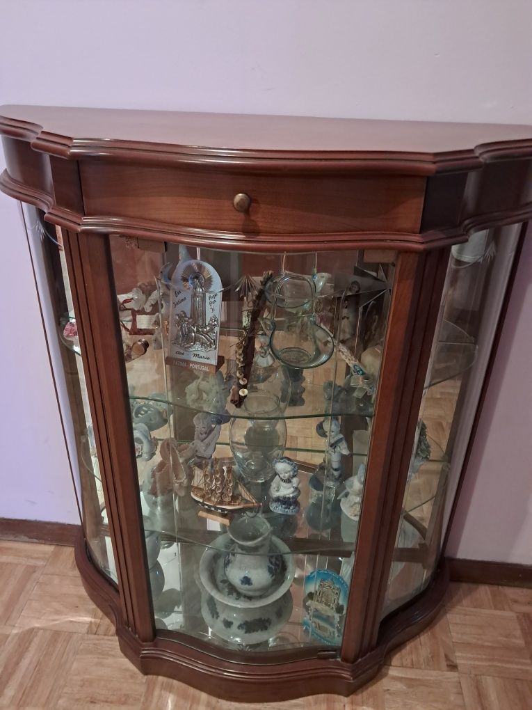 Vitrine Em Madeira C/Gaveta