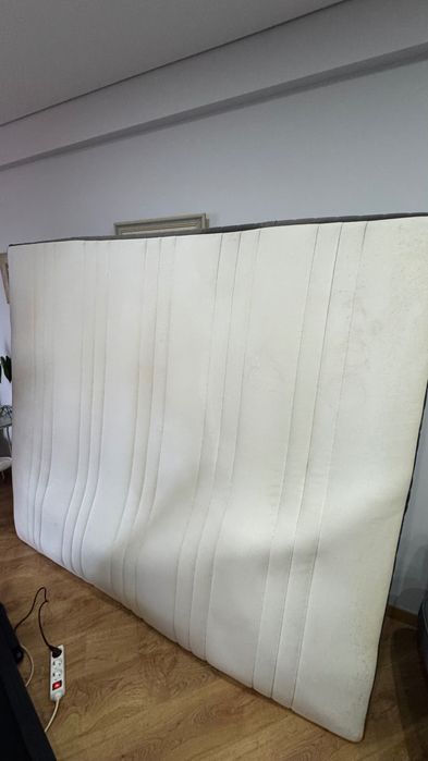 Colchão em bom estado 1,80 x 2,00