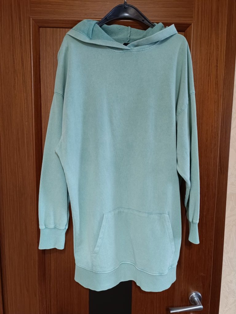 Продам женское худи фирмы Stradivarius p.S.