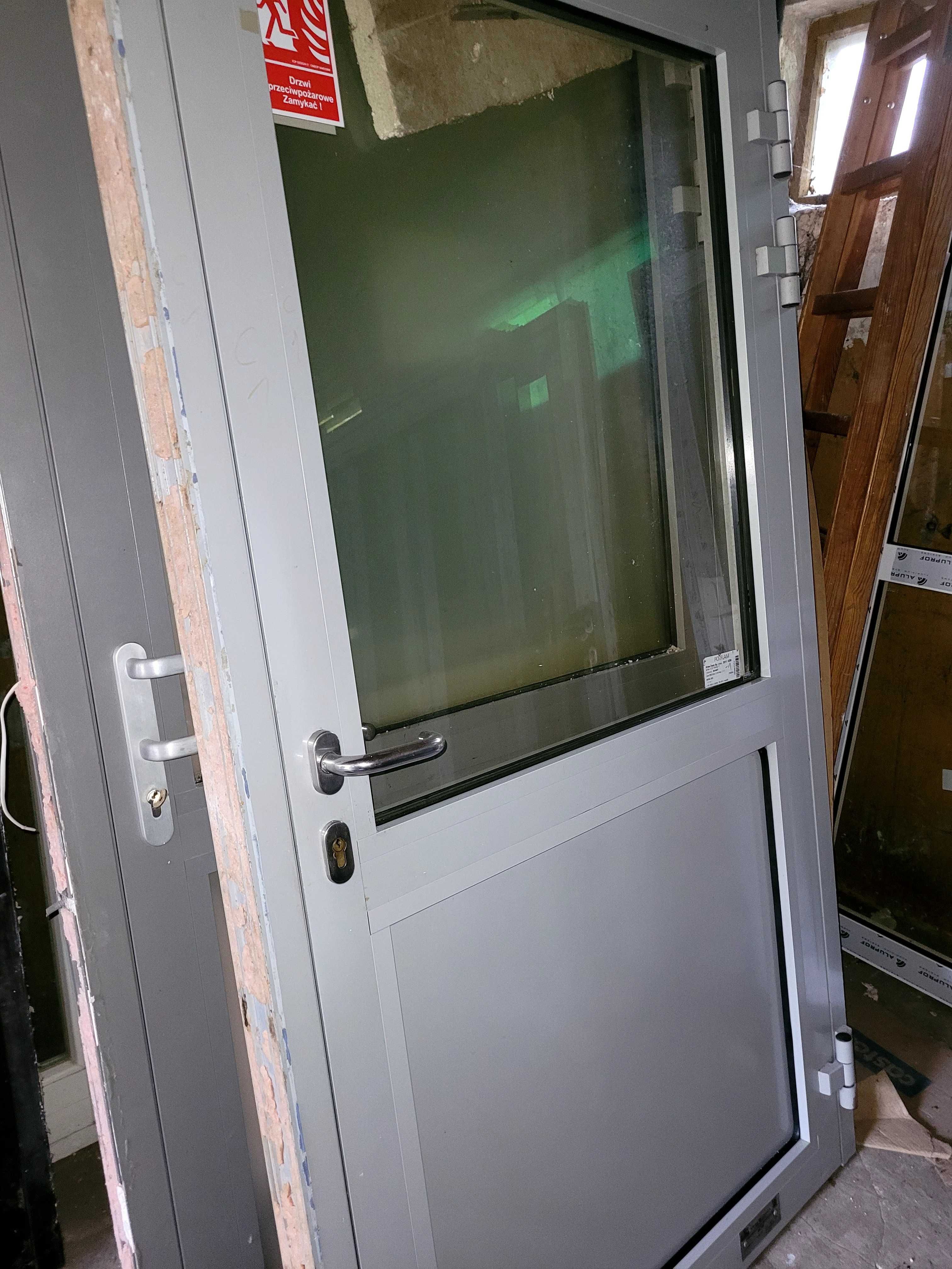 Drzwi ppoż ei60 aluminiowe różne
