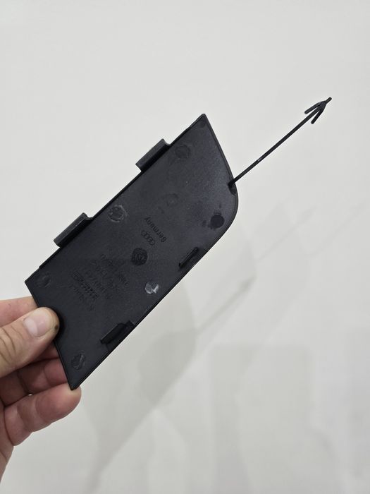 Zaślepka zderzaka przedniego Audi A6 C6