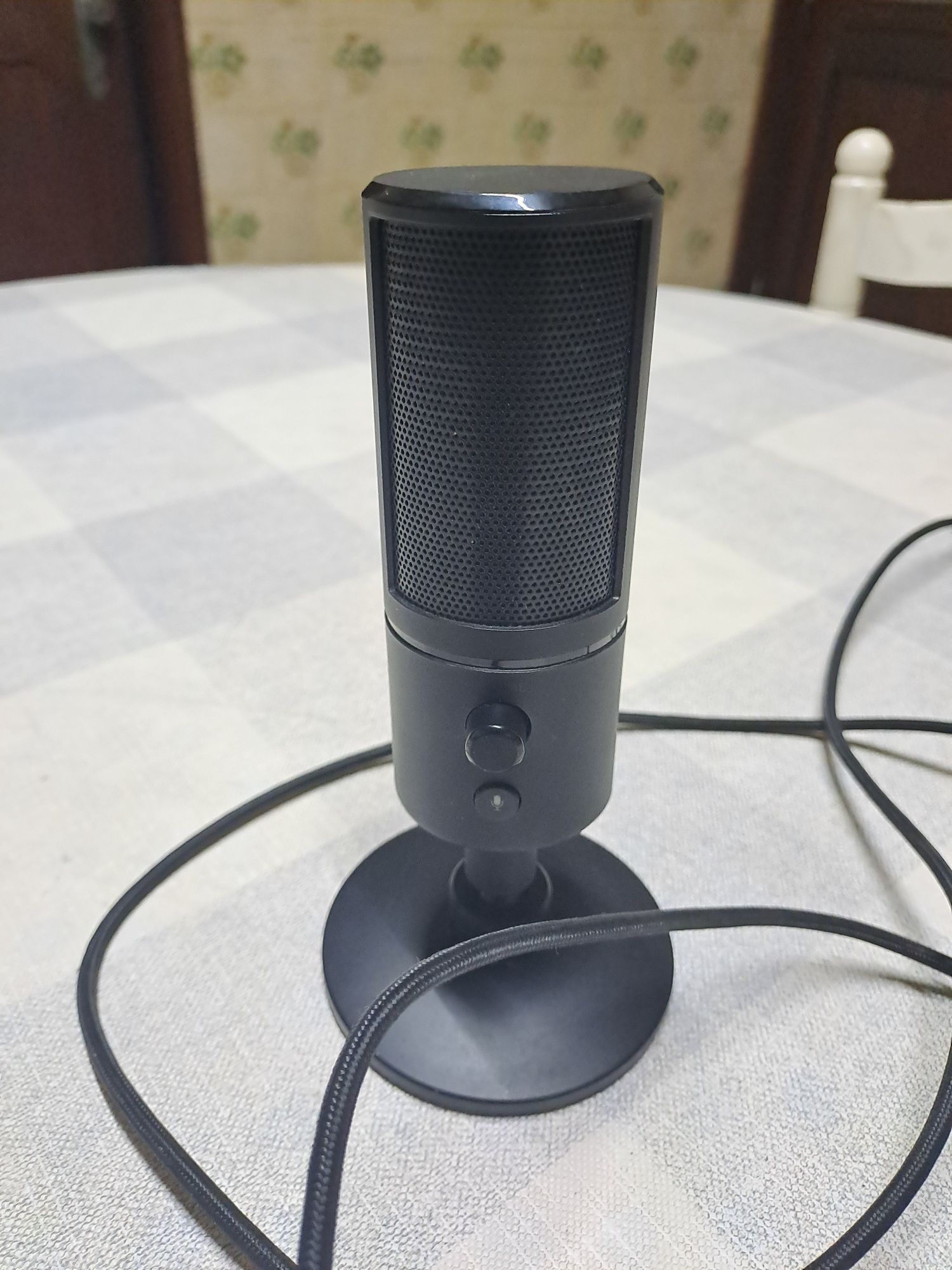 Microfone Razer Siren X pouco usado