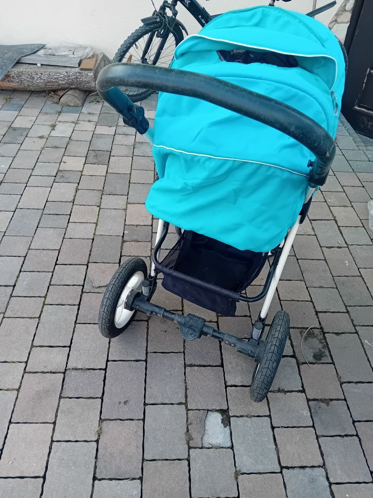 Wózek  dziecięcy  spacerowy