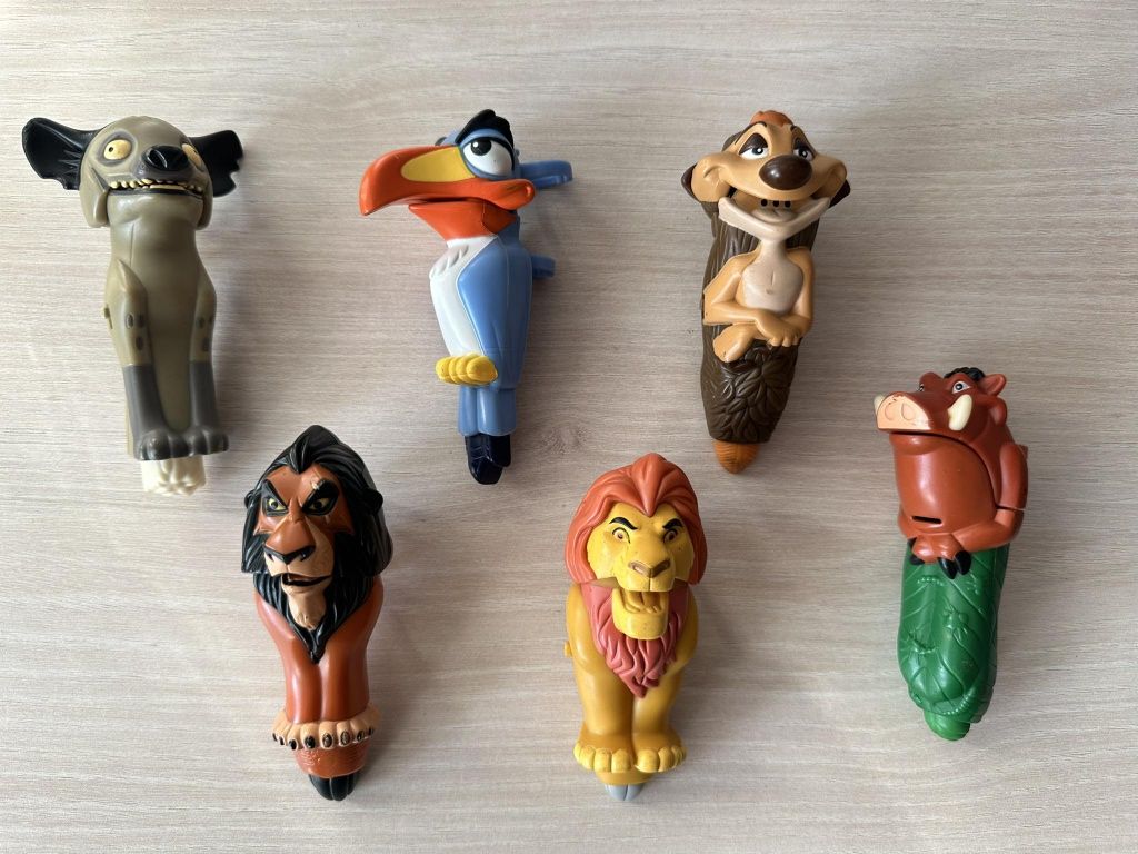 bonecos disney rei leao lion king timon pumba pvc livros bd McDonalds