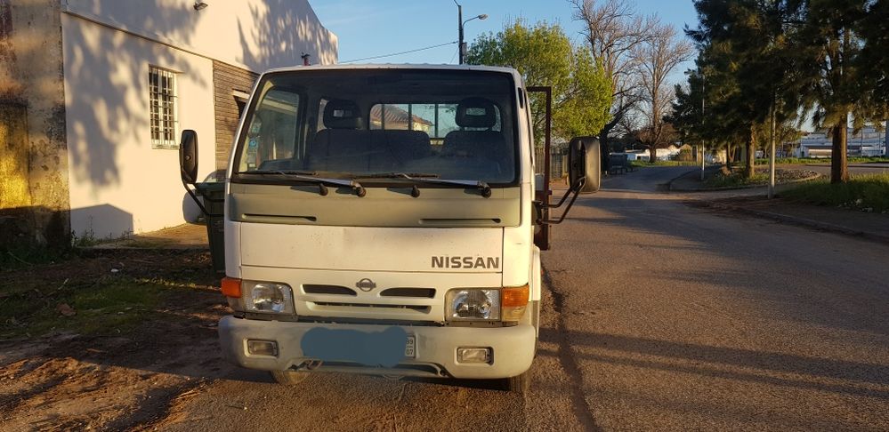 Vendo peças nissan cabstar