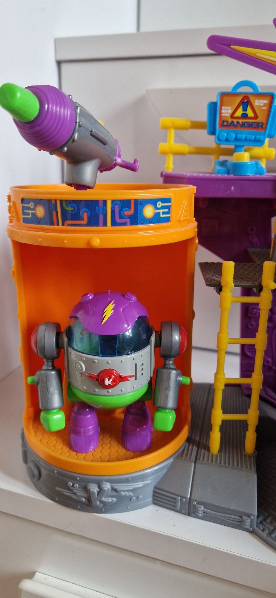 Baza Super Zings Laboratorium Kazoom