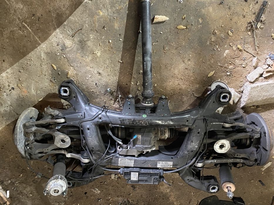 Suspensão traseira bmw x5 f15 com amortecedores pneumáticos