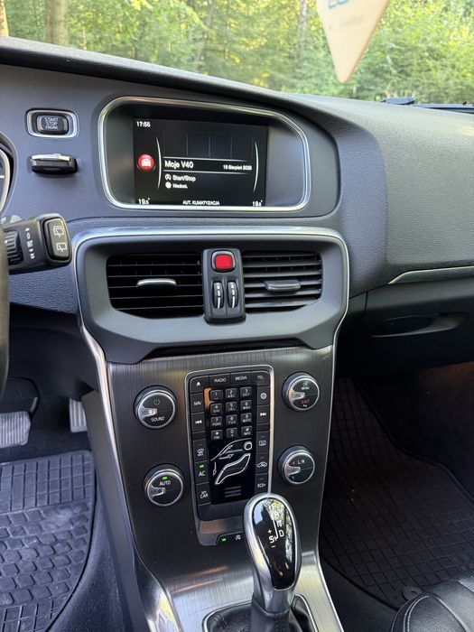 Volvo V40 D2 automat 2015