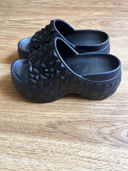 Жіночі шлепанці сандалі з діамантовим дизайном