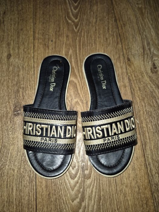 Крутые шлепанцы Christian Dior